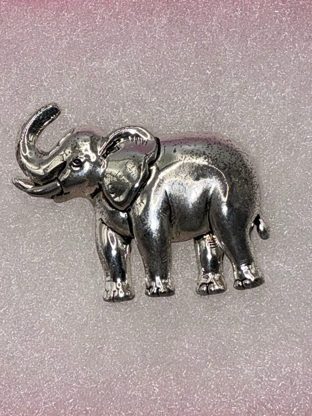 Vintage Silver Elephant Brooch 2" x 1 3/4" - Picture 4 of 8